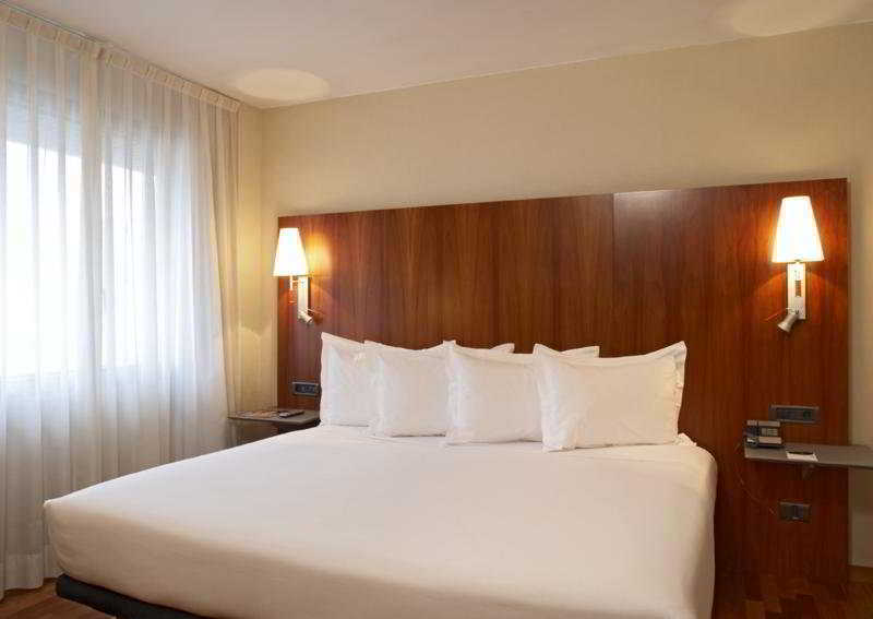 Ac Hotel Ciudad De Pamplona Room photo