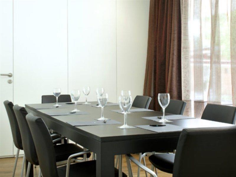 Ac Hotel Ciudad De Pamplona Business photo